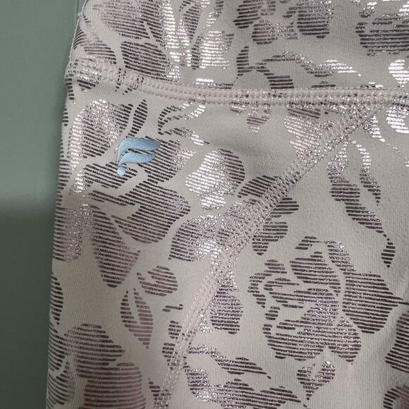 Fabletics Oasis PureLuxe High-Waisted 7/8 Leggings | Pink Floral Foil Design XXS - Picture 4 of 12